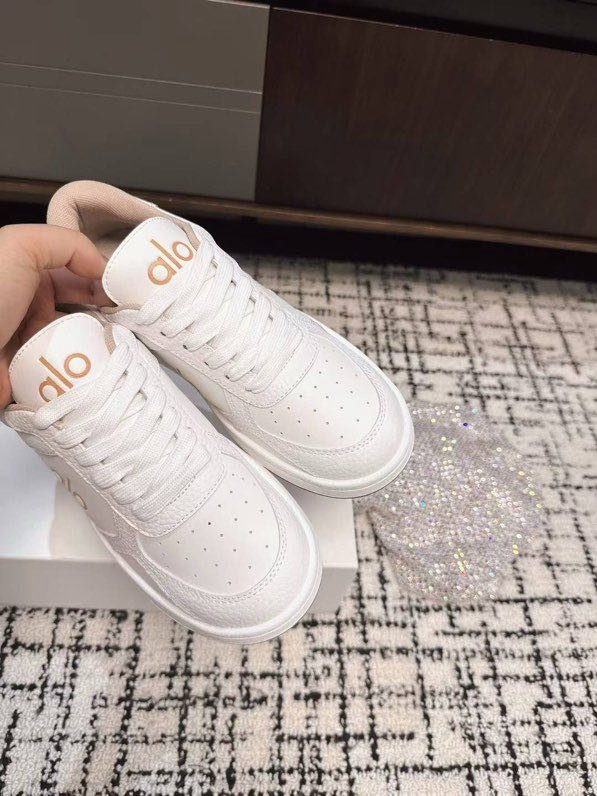 Кроссовки женские фото 7