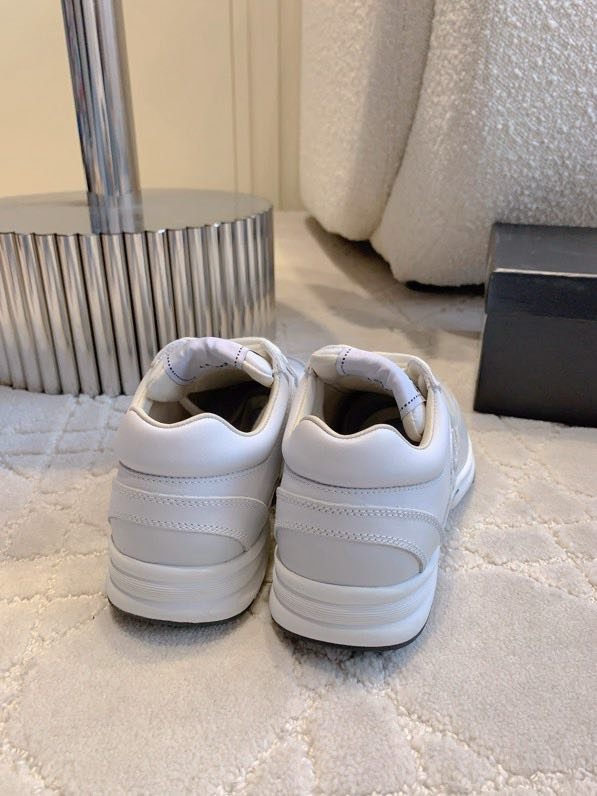 Кроссовки женские фото 7