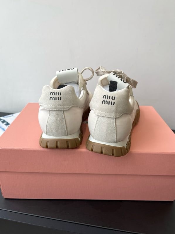 Кросівки жіночі фото 7