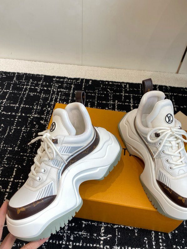 Кроссовки женские фото 7