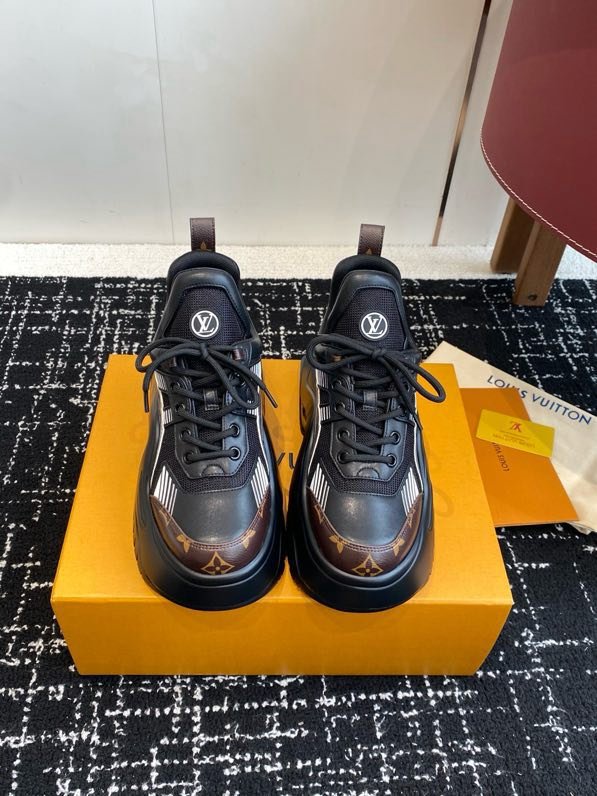 Кроссовки женские фото 7