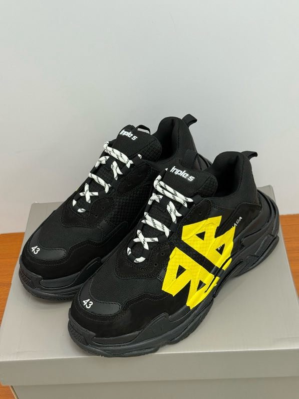 Кроссовки женские фото 7