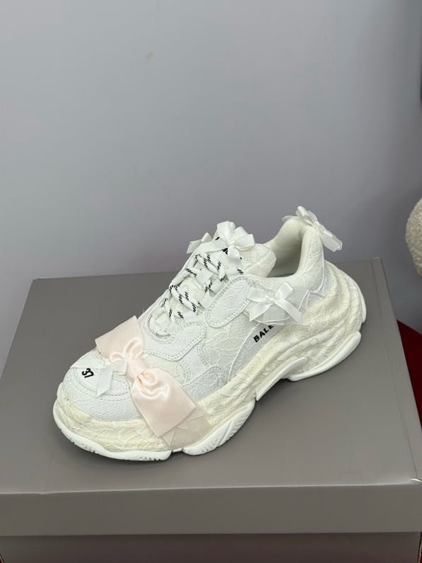 Кроссовки женские фото 7