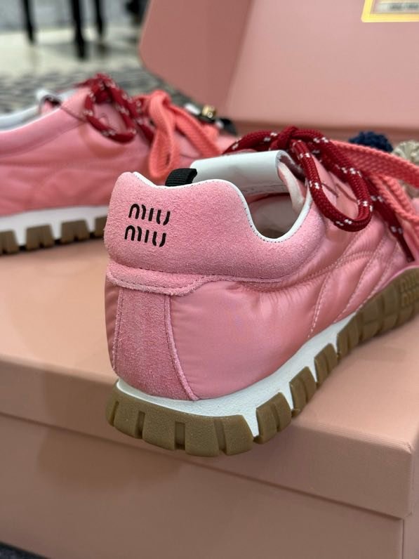 Кросівки жіночі фото 7