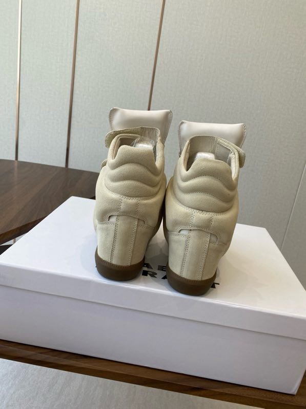 Кроссовки женские фото 7