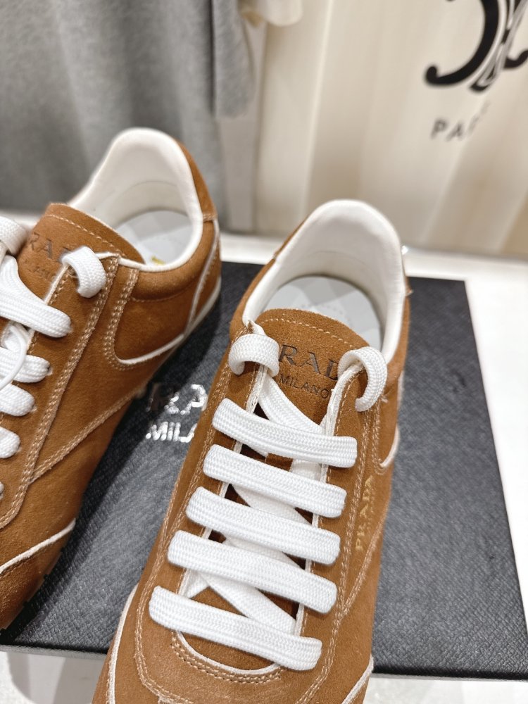 Кроссовки женские фото 7