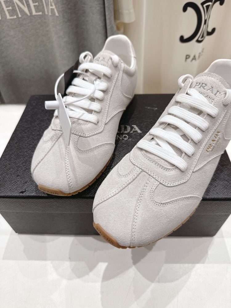 Кроссовки женские фото 7