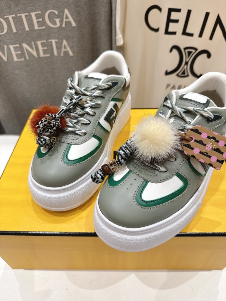 Кросівки жіночі фото 7