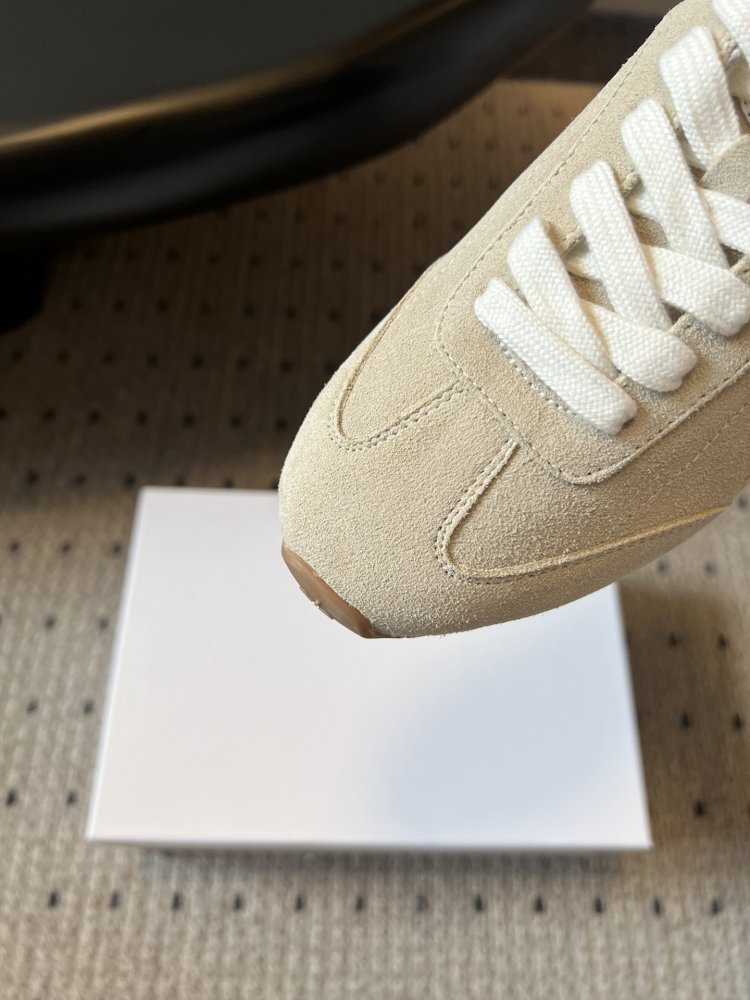 Кроссовки женские фото 7