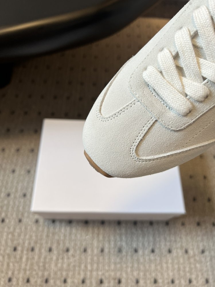 Кроссовки женские фото 7