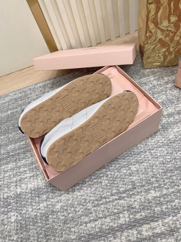 Кроссовки женские фото 7