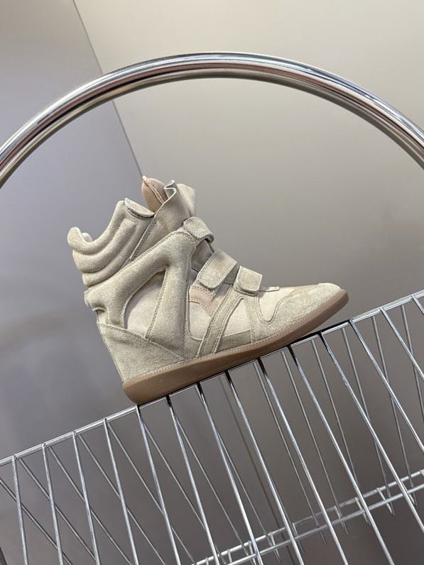 Кроссовки женские фото 7