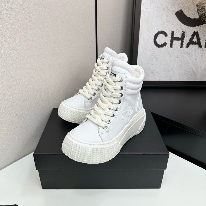 Кросівки жіночі фото 7