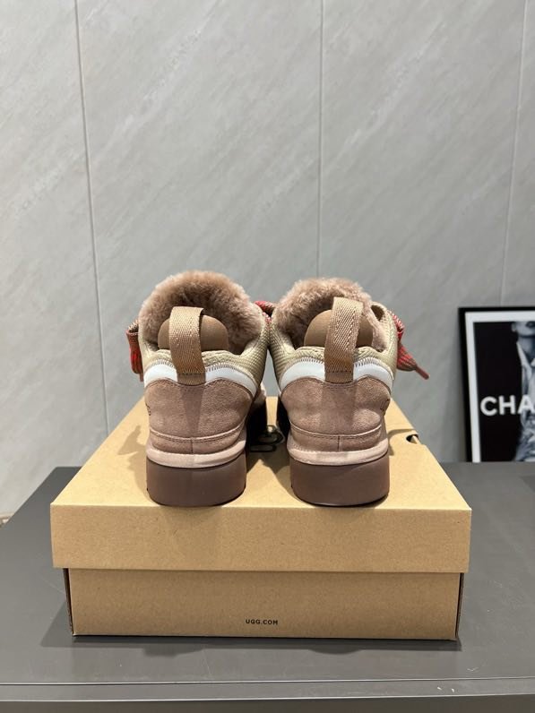 Кроссовки женские фото 7