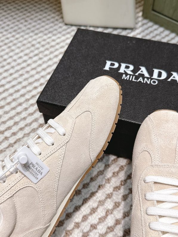 Кросівки жіночі фото 7