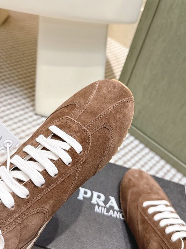 Кроссовки женские фото 7