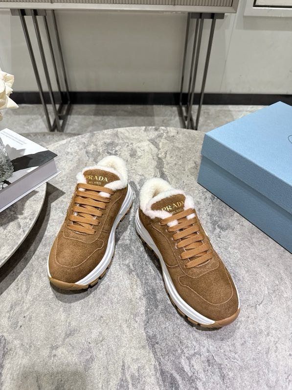 Кросівки жіночі фото 7