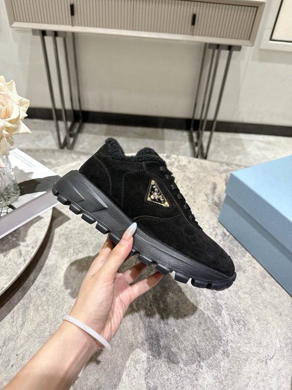 Кросівки жіночі фото 7