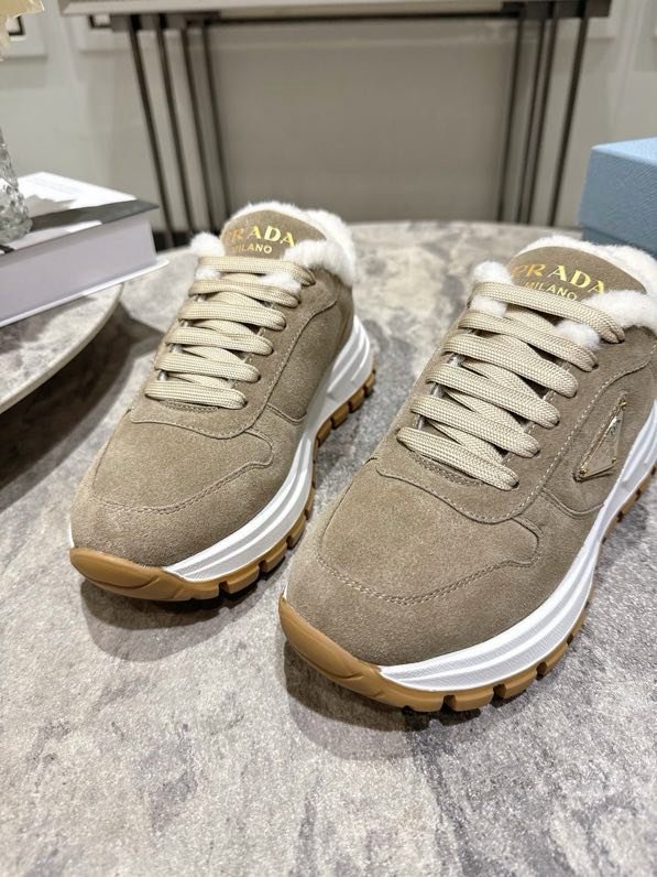 Кросівки жіночі фото 7