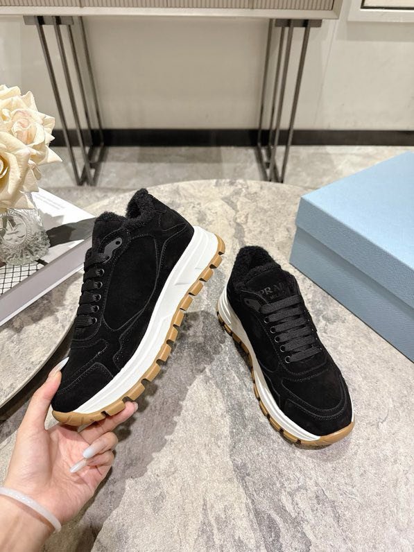 Кросівки жіночі фото 7