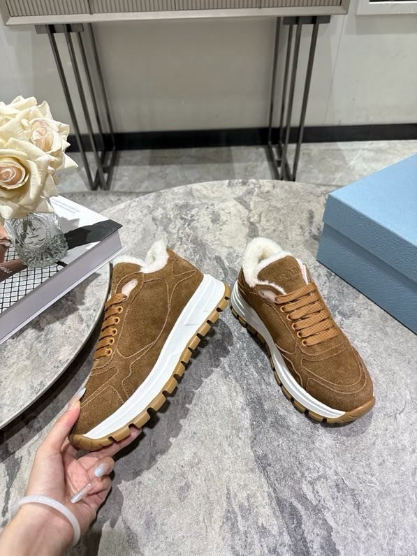 Кросівки жіночі фото 7