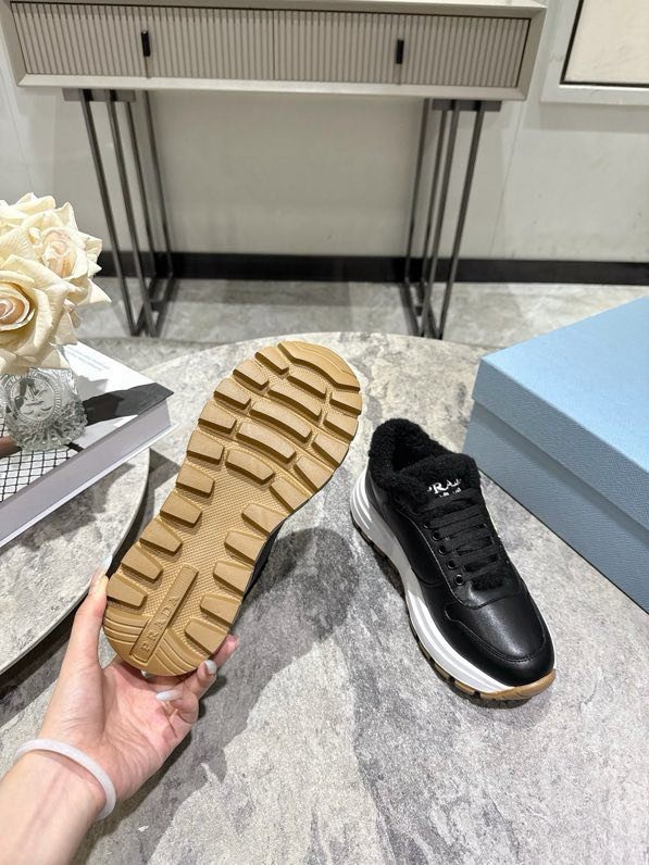 Кросівки жіночі фото 7