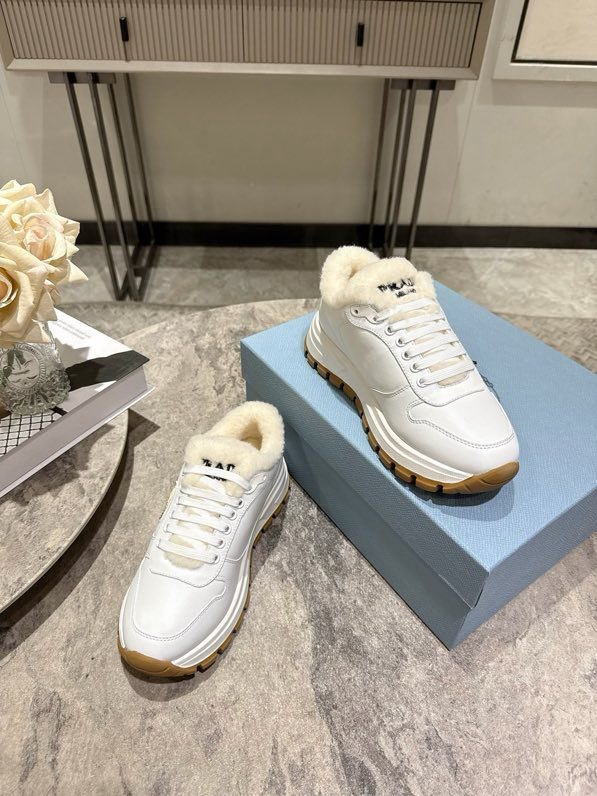 Кросівки жіночі фото 7