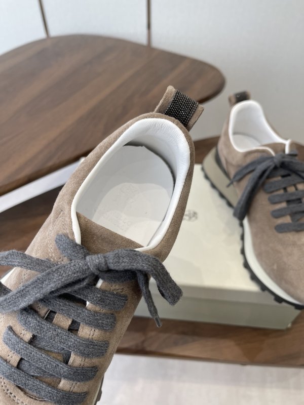 Кроссовки женские фото 7