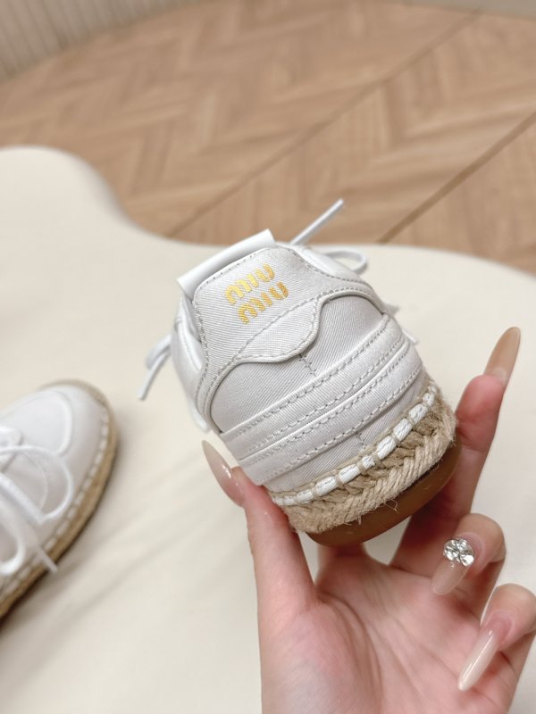 Кроссовки женские фото 7