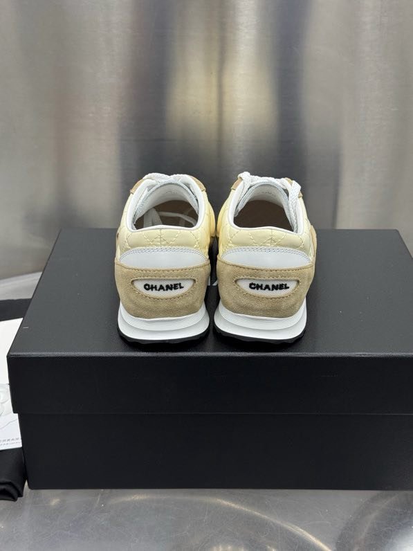 Кроссовки женские фото 7