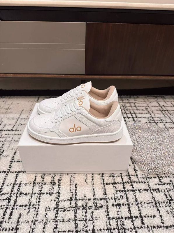 Кроссовки женские фото 8