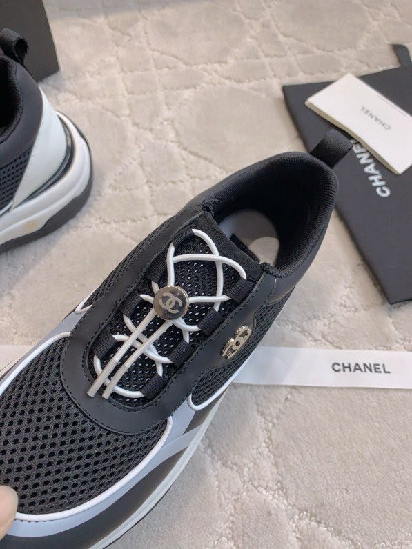 Кросівки жіночі фото 8