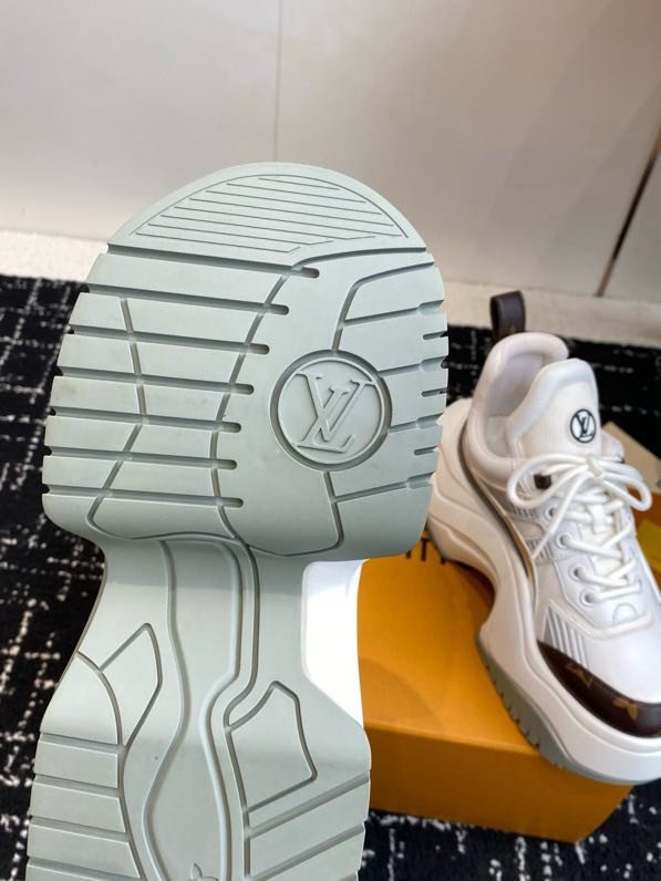 Кроссовки женские фото 8