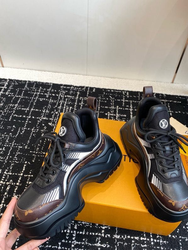 Кроссовки женские фото 8