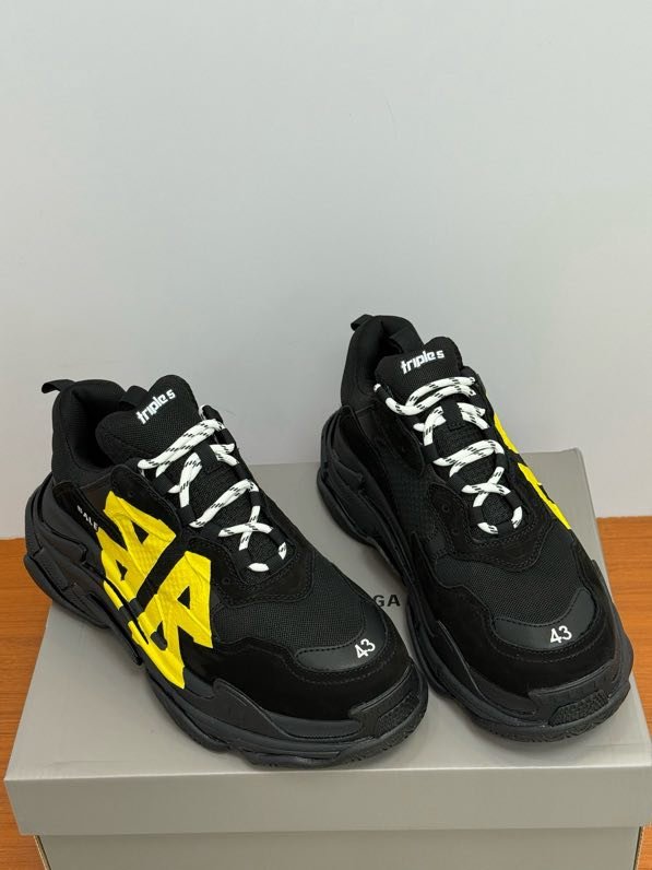 Кроссовки женские фото 8