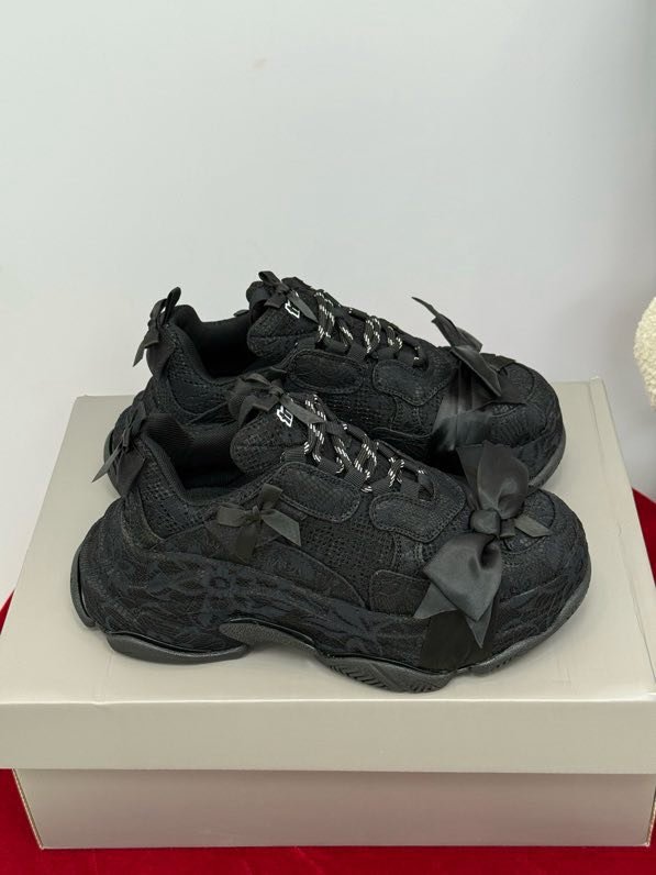 Кроссовки женские фото 8