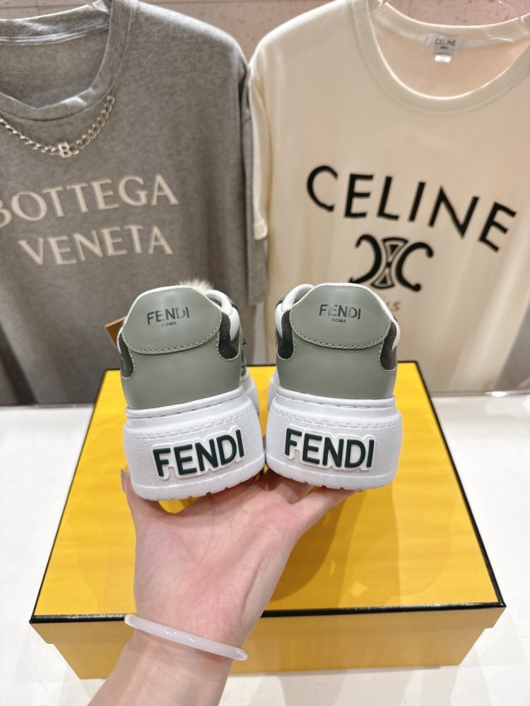 Кросівки жіночі фото 8