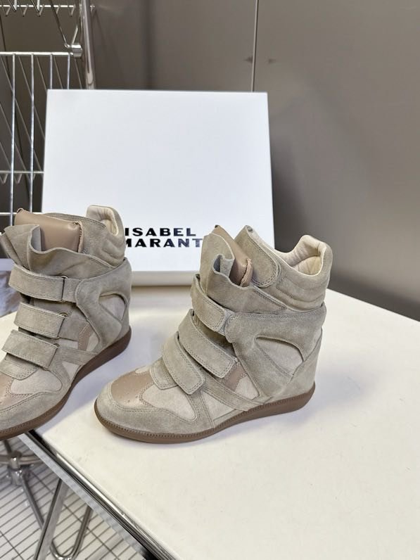 Кроссовки женские фото 8