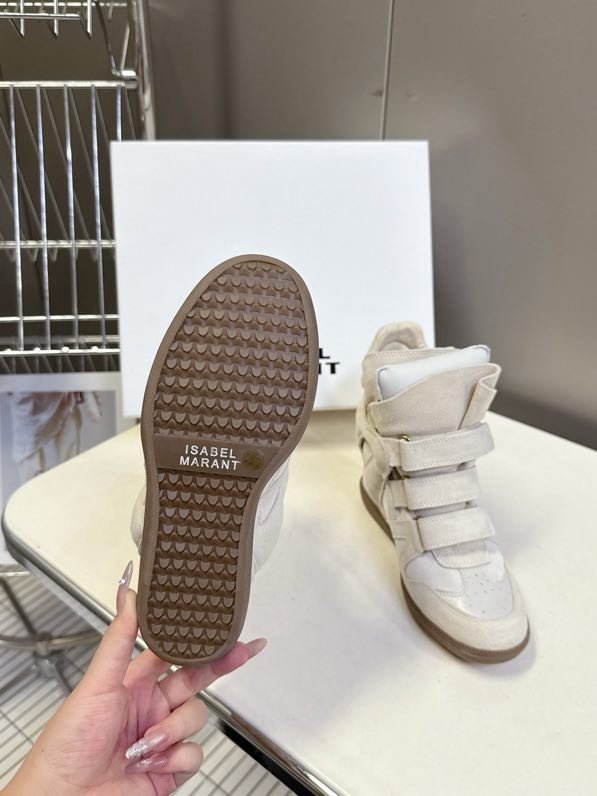 Кроссовки женские фото 8