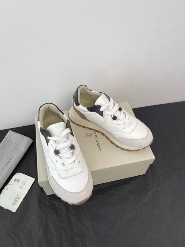 Кроссовки женские фото 8