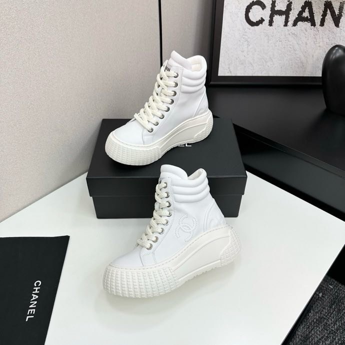 Кросівки жіночі фото 8