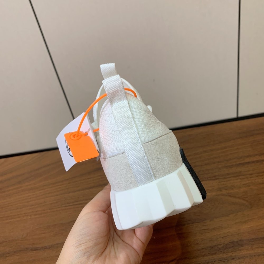 Кросівки жіночі фото 8