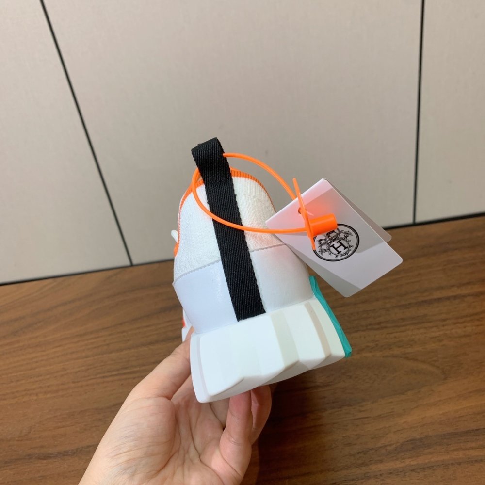 Кросівки жіночі фото 8