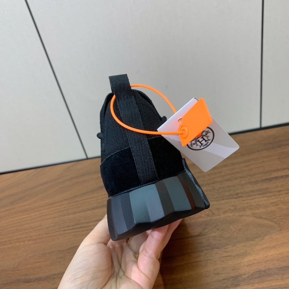 Кросівки жіночі фото 8