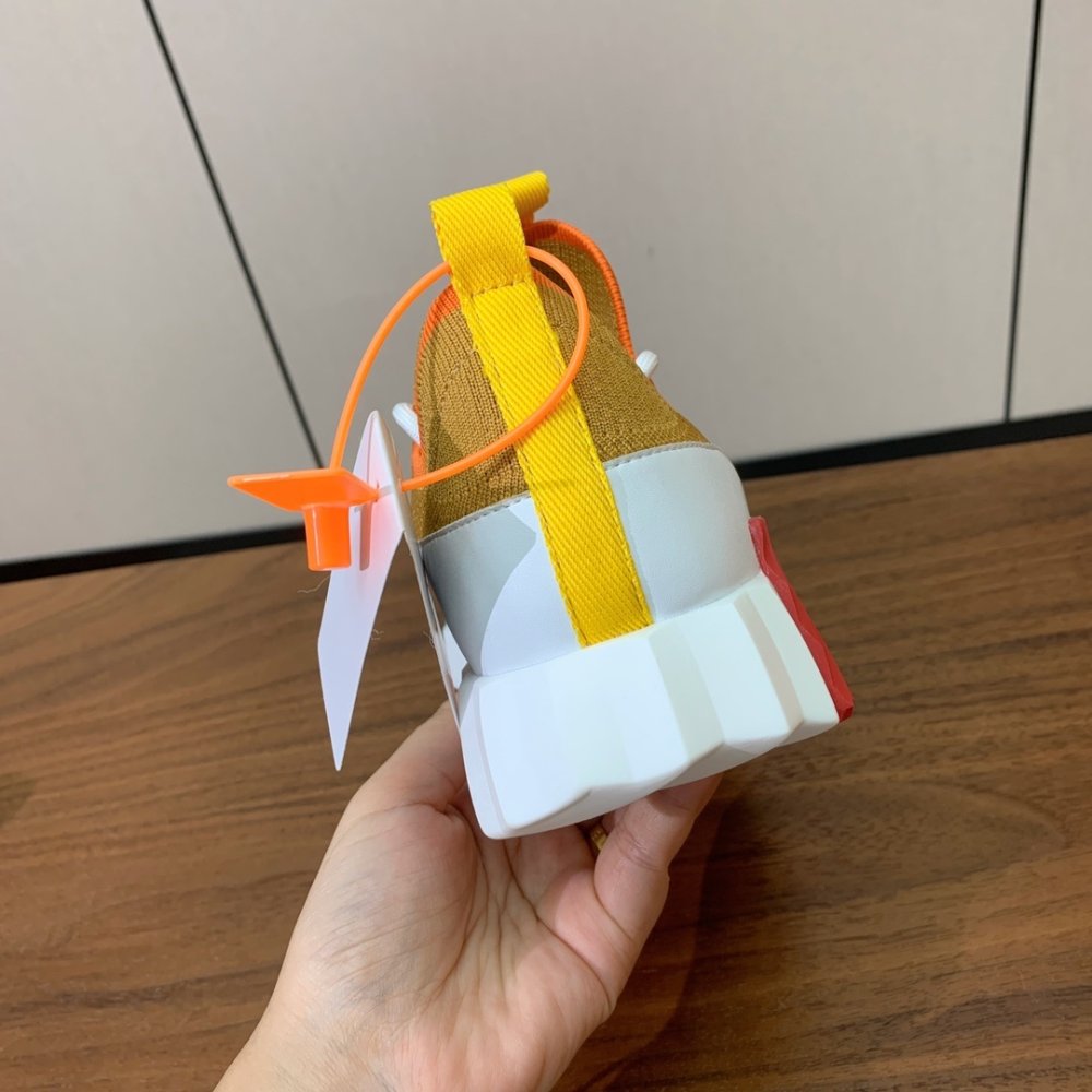 Кросівки жіночі фото 8