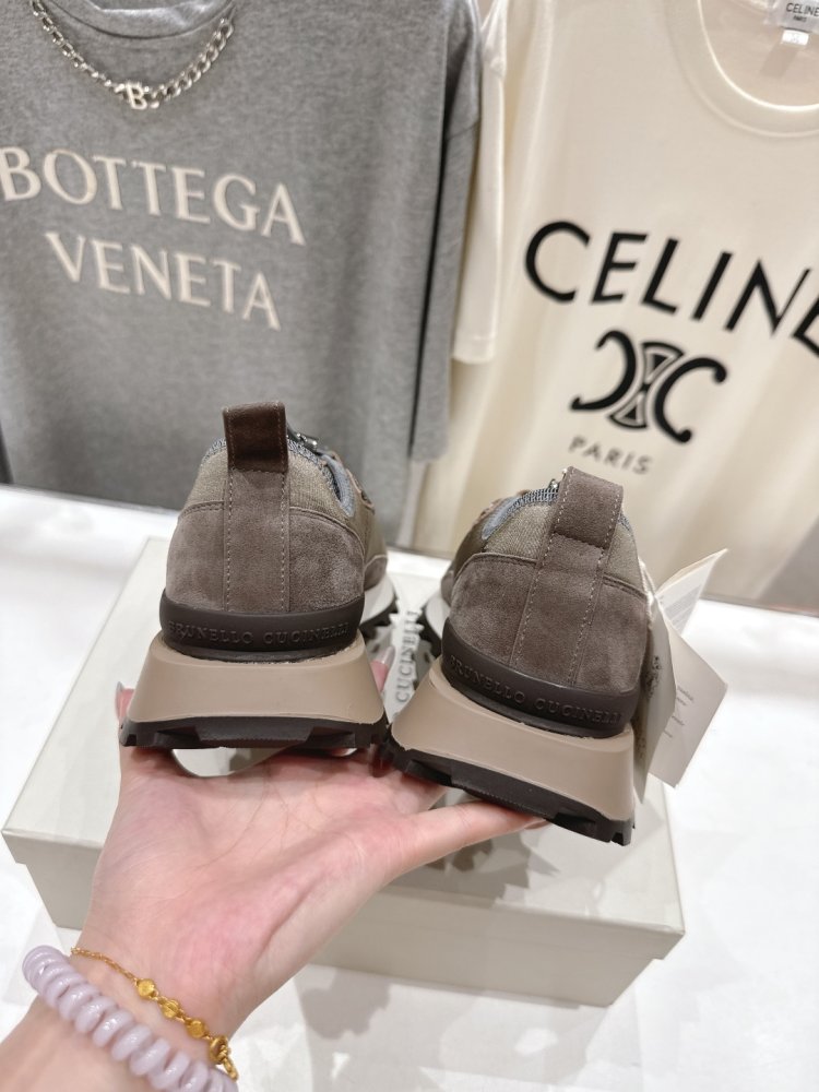 Кросівки жіночі фото 8