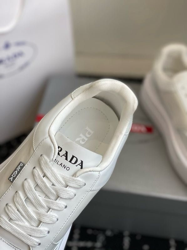 Кросівки жіночі фото 8