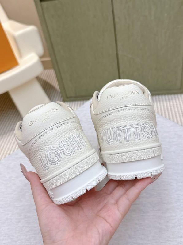 Кроссовки женские фото 8