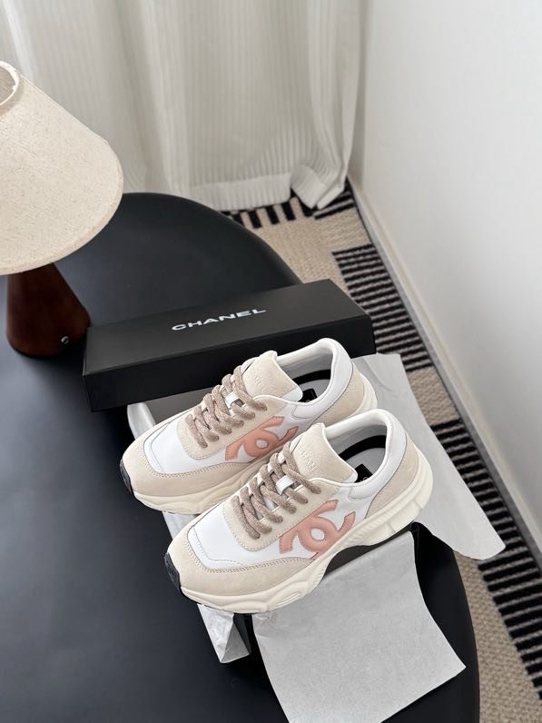 Кроссовки женские фото 8