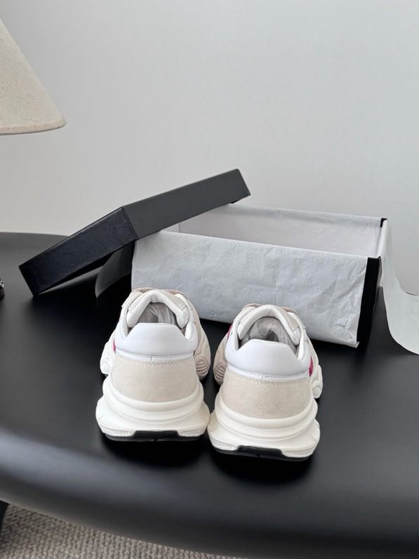 Кроссовки женские фото 8